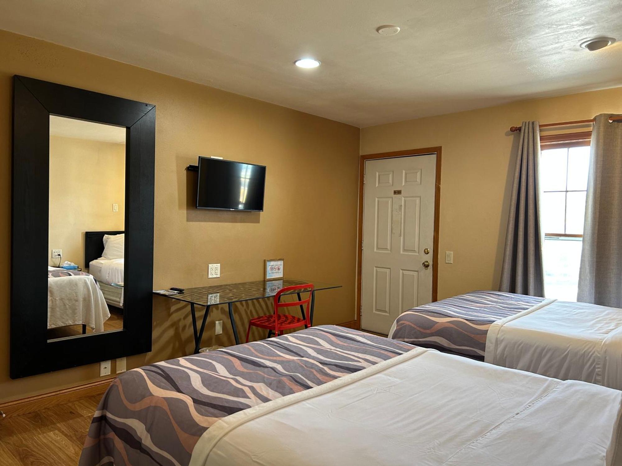 Valued Stay Mayflower Madison Esterno foto